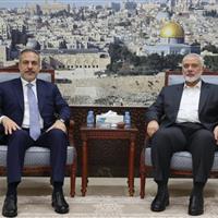 بررسی آخرین تحولات غزه در گفت وگوی تلفنی هنیه با وزیر خارجه ترکیه
