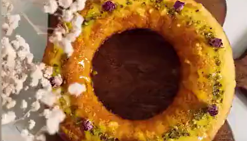 کیک زعفران و گلاب با عطر بی‌نظیر