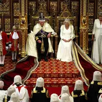 حضور پادشاه و ملکه انگلیس در مراسم گشایش رسمی پارلمان جدید