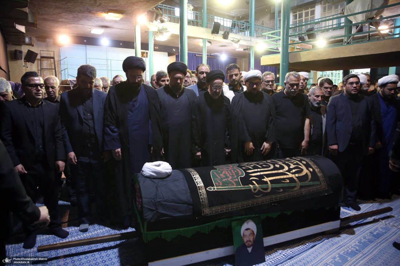 عکس/ مراسم تشییع مرحوم حجت الاسلام والمسلمین حسین هاشمیان در حسینیه جماران