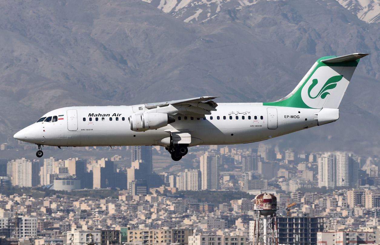فرود سخت هواپیما در فرودگاه کرمان؛ مسافران آسیبی ندیدند