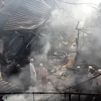 عکس/ آتش‌سوزی گسترده در قندهار؛ «۲۵۰۰ مغازه» از بین رفت
