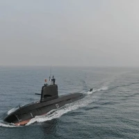 زیردریایی‌های چینی می‌توانند با لیزر ماهواره‌های استارلینک را نابود کنند