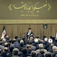 کلام نصب شده امیرالمومنین علی(ع) در دیدار امروز نمایندگان مجلس و رئیس‌جمهور منتخب با رهبر انقلاب
