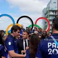 بازدید رئیس‌جمهور فرانسه از دهکده المپیک
