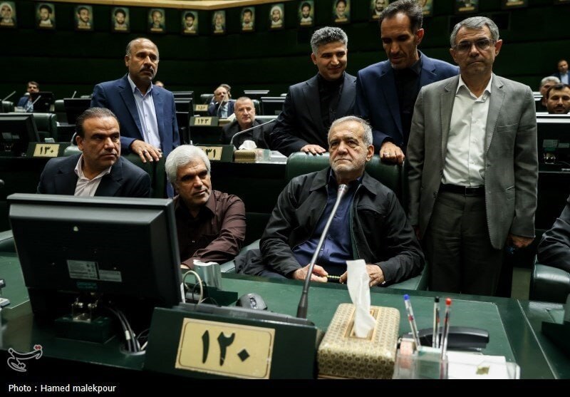 عکس/ آخرین عکس مسعود پزشکیان در صندلی «شماره ۱۲۰» مجلس   