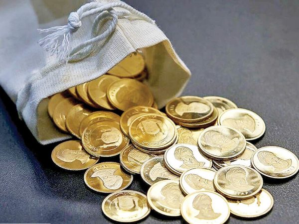 کاهش قیمت‌ها در بازار طلا و سکه؛ دلار تغییری نکرد