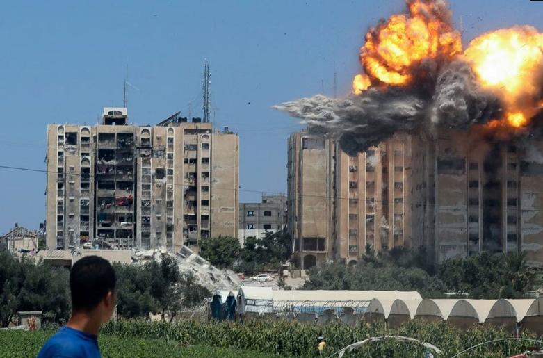 بمباران یک ساختمان مسکونی در نوار غزه