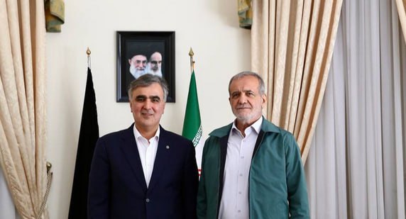 عکس/ دیدار پزشکیان با شخصیت ها