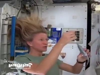 نحوه شستن مو در فضا