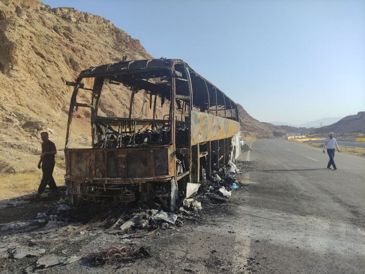 آتش‌سوزی اتوبوس مسافربری در محور ایلام - مهران