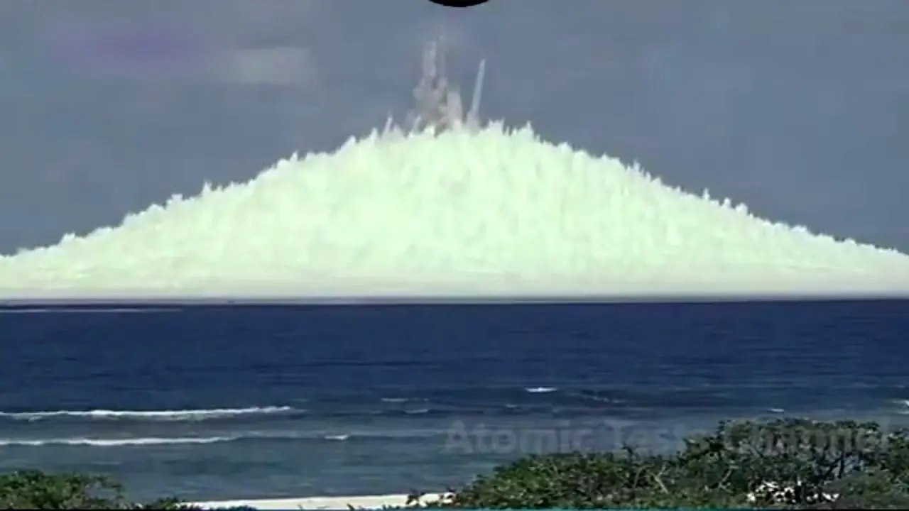 ویدیویی زیرخاکی از انفجار هولناک بمب اتم در اقیانوس آرام 