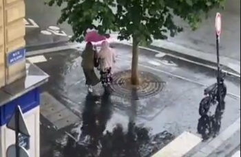 بارش شدید باران در پاریس در فاصله چند ساعت مانده تا مراسم افتتاحیه المپیک