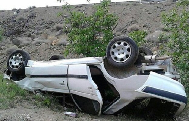 مصدوم شدن 10 نفر در پی واژگونی 2 خودرو در محورهای خوزستان