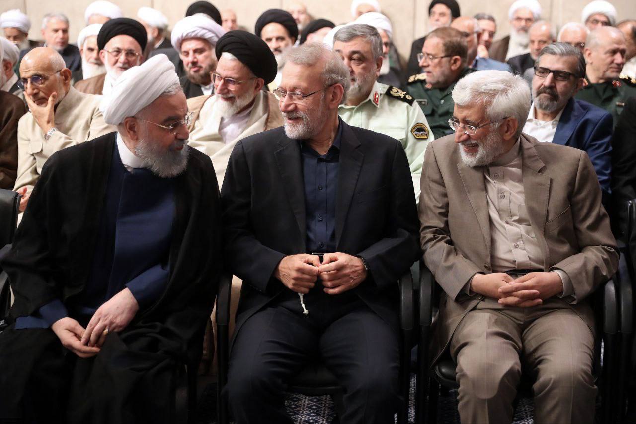 عکس/ خوش و بش روحانی و جلیلی در حاشیه مراسم تنفیذ ریاست‌جمهوری