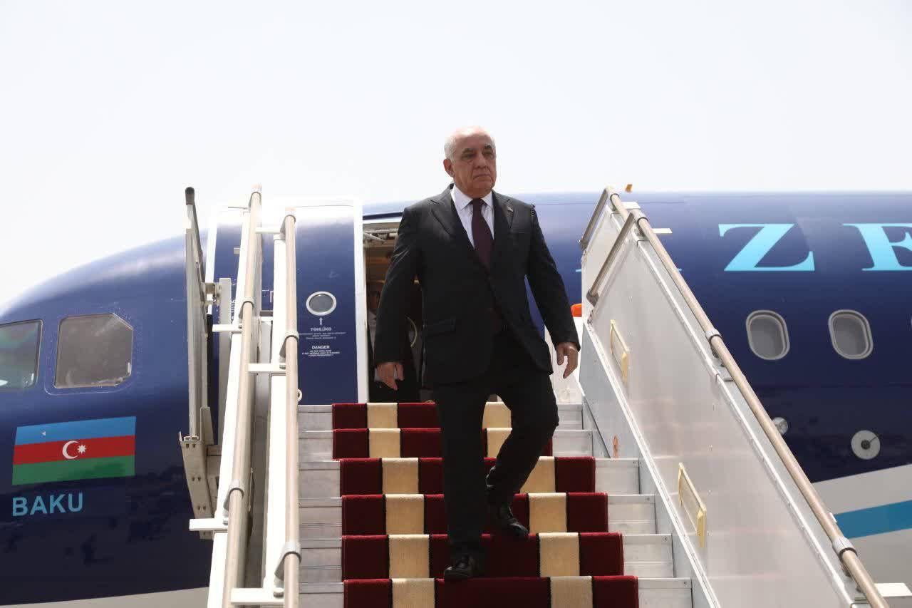 ورود نخست‌وزیر جمهوری آذربایجان به تهران برای شرکت در مراسم تحلیف