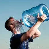 هشدار؛ خطر نوشیدن «آب معمولی» در گرمازدگی