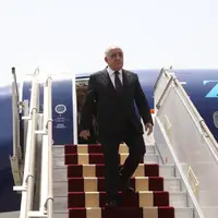 ورود نخست‌وزیر جمهوری آذربایجان به تهران برای شرکت در مراسم تحلیف