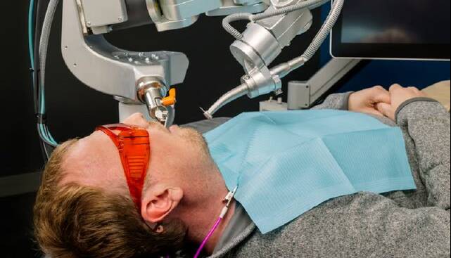 ربات دندانپزشک اولین انسان را درمان کرد