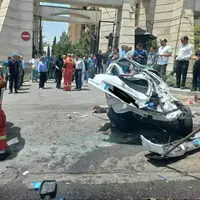 زیر گرفتن ۱۱ خودرو توسط کامیونت در سعادت آباد تهران