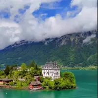 دریاچه زیبای برینز در سوئیس