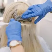 روش روشن کردن مو بدون دکلره با آب اکسیژنه
