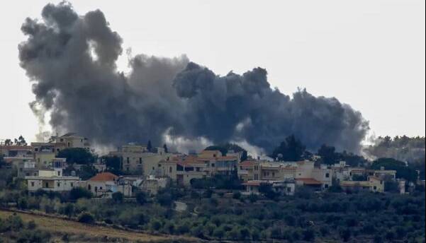 ارتش اسرائیل ده ها کارخانه را در نزدیکی مرزهای لبنان بست