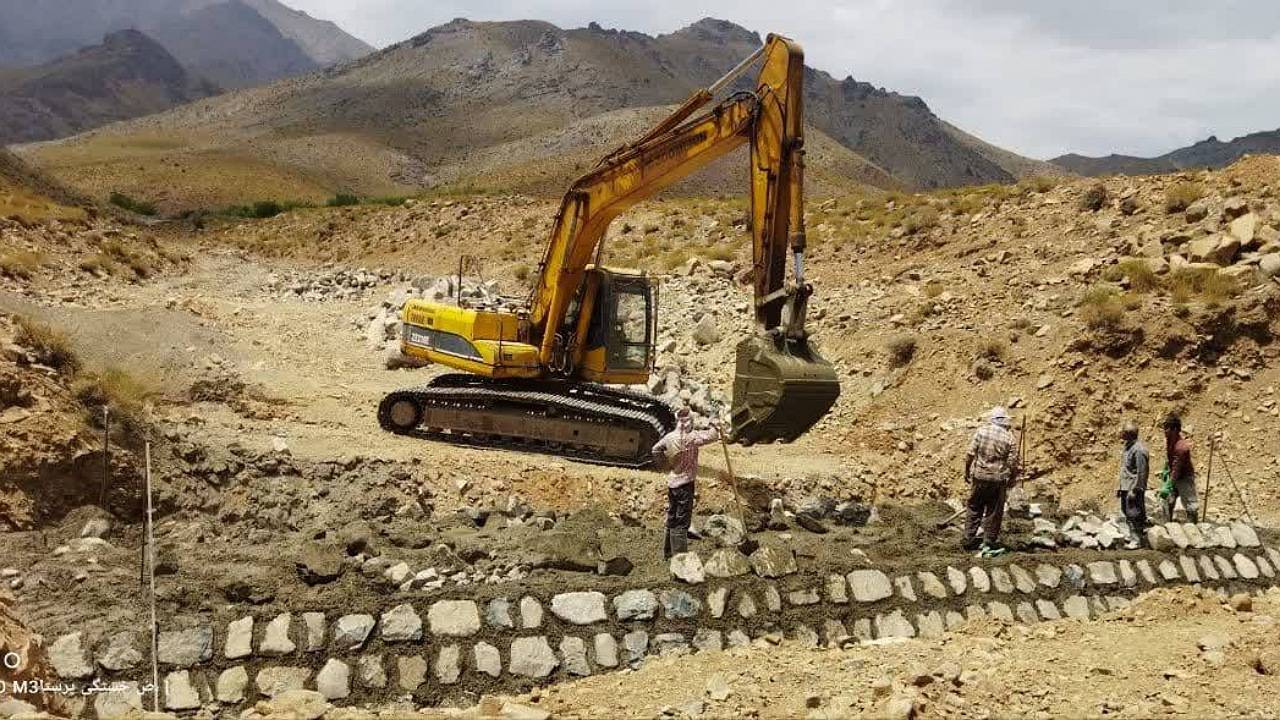 آغاز احداث بند سنگی و ملاتی حوزه صفارودِ رابر