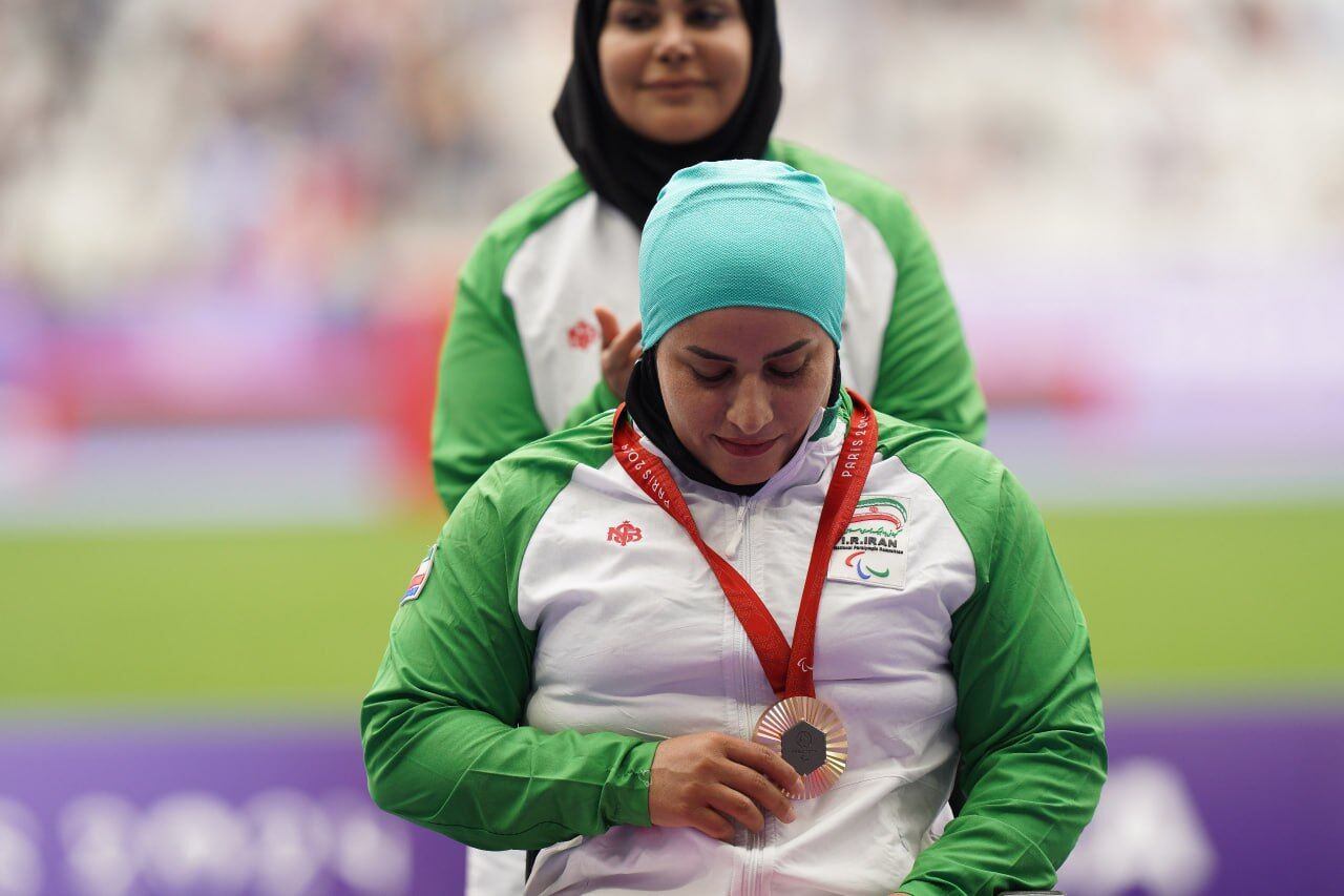 تماس تلفنی دختر شهید آیت‌الله رئیسی با الهام صالحی