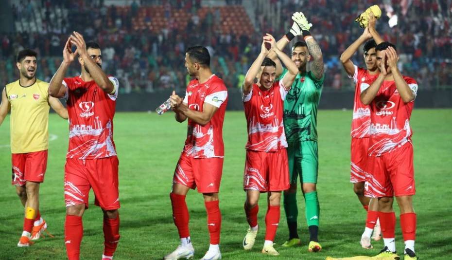 جشن ایسلندی پرسپولیسی‌ها بعد از برد مقابل آلومینیوم