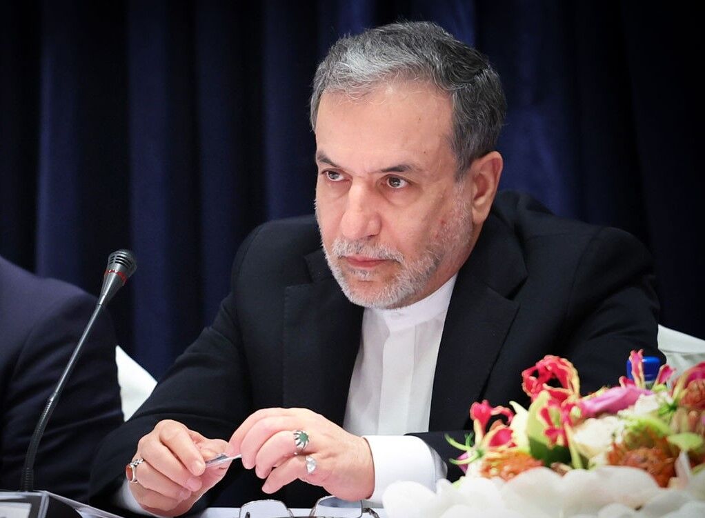 عراقچی: ایران در مقابل یک جنگ فراگیر در لبنان بی‌تفاوت نخواهد ماند