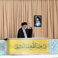 عکس/ تصاویری از اقامه نماز جمعه به امامت رهبر معظم انقلاب اسلامی