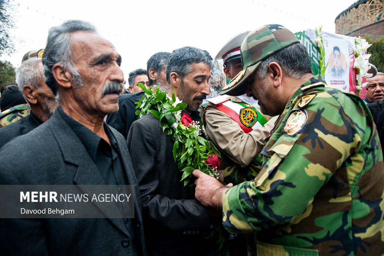 پیکر سرباز وظیفه «شهید امیرمحمد کاخکی» در مشهد تشییع شد