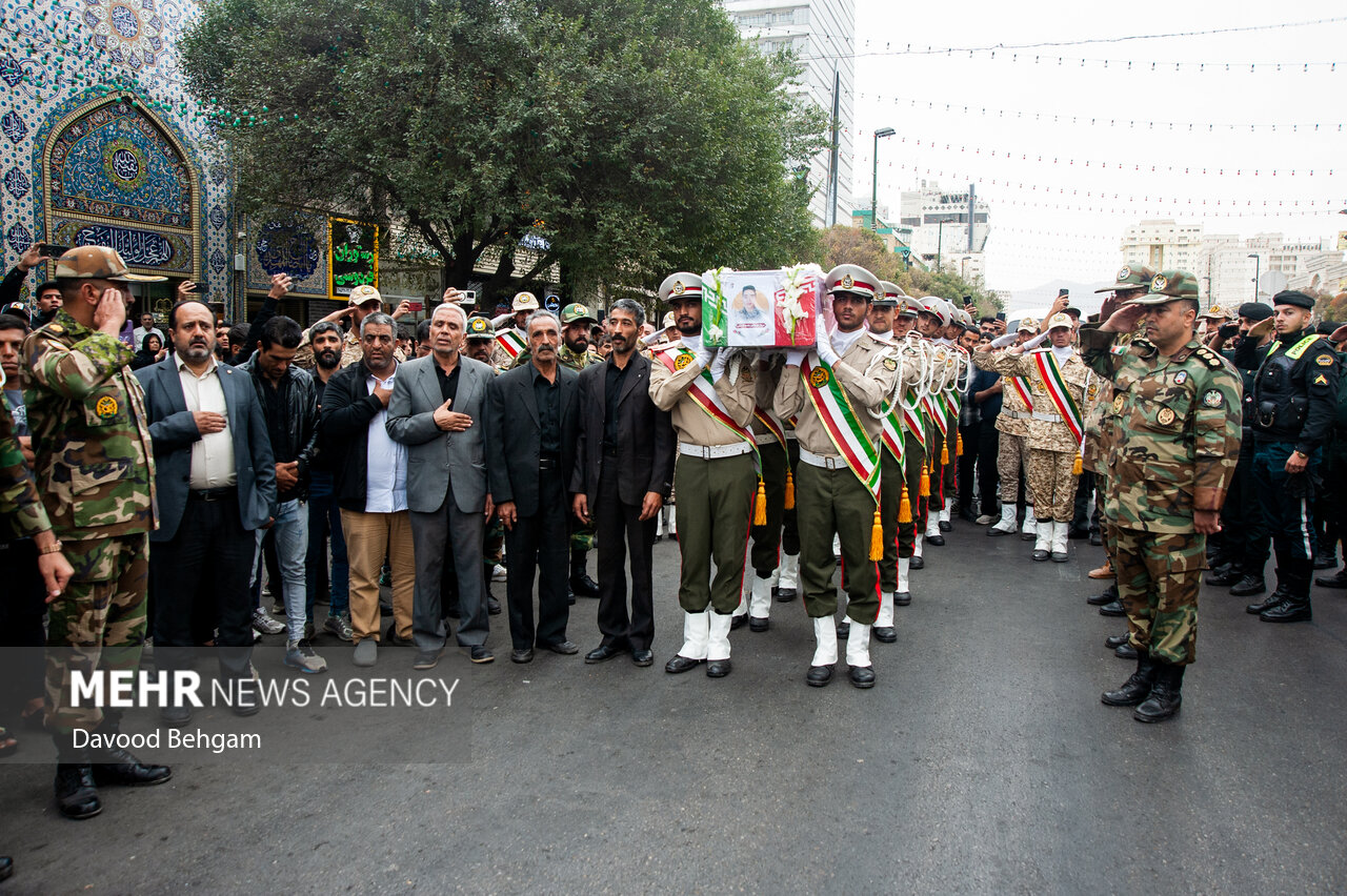 پیکر سرباز وظیفه «شهید امیرمحمد کاخکی» در مشهد تشییع شد