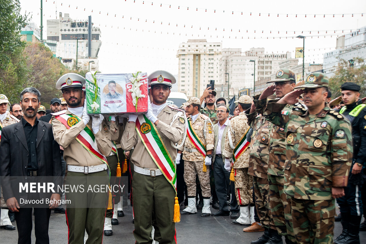 پیکر سرباز وظیفه «شهید امیرمحمد کاخکی» در مشهد تشییع شد