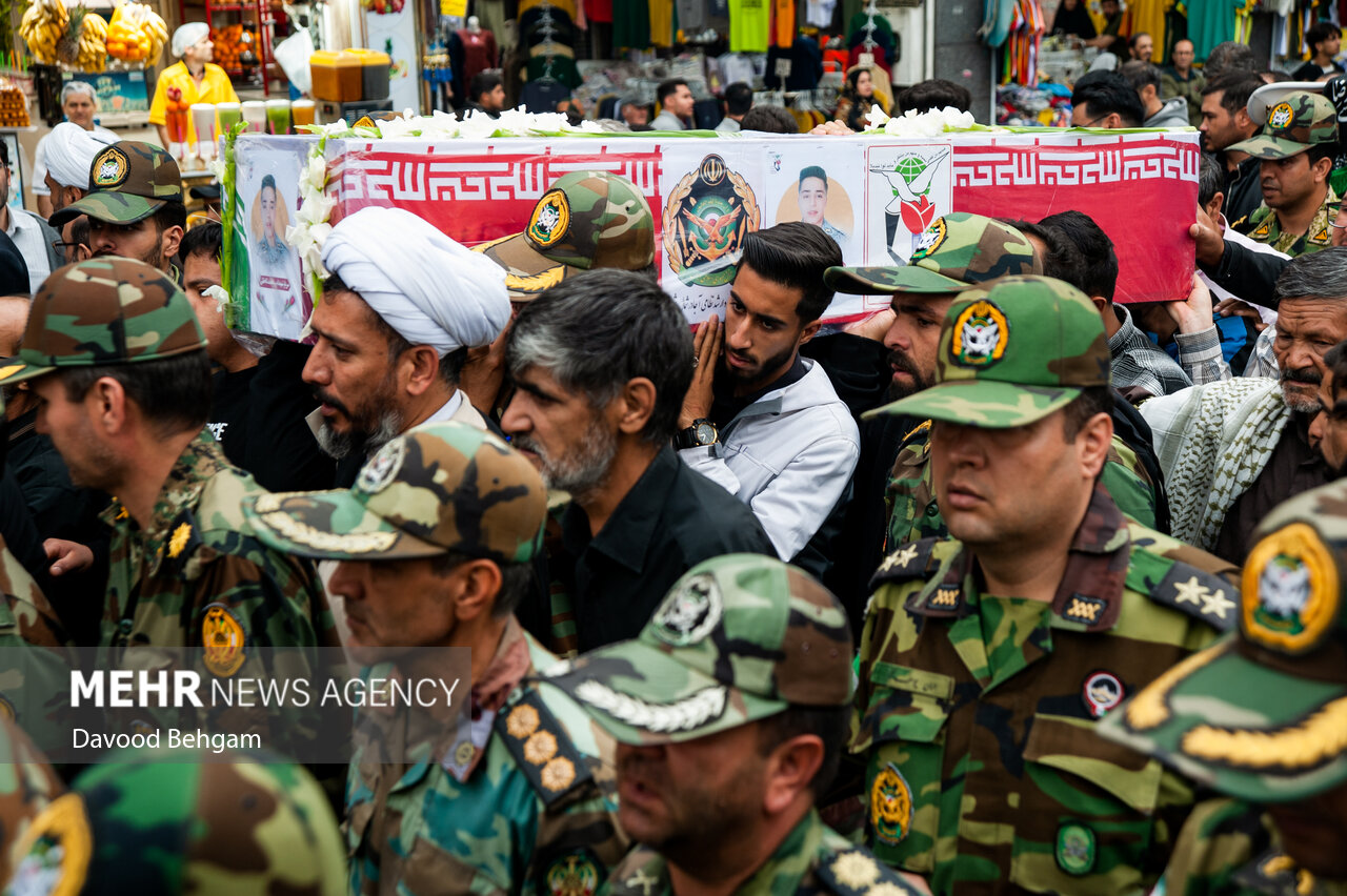 پیکر سرباز وظیفه «شهید امیرمحمد کاخکی» در مشهد تشییع شد