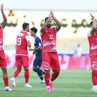 زیبایی فوتبال پرسپولیس در چاله‌های زمین گرفتار شد!