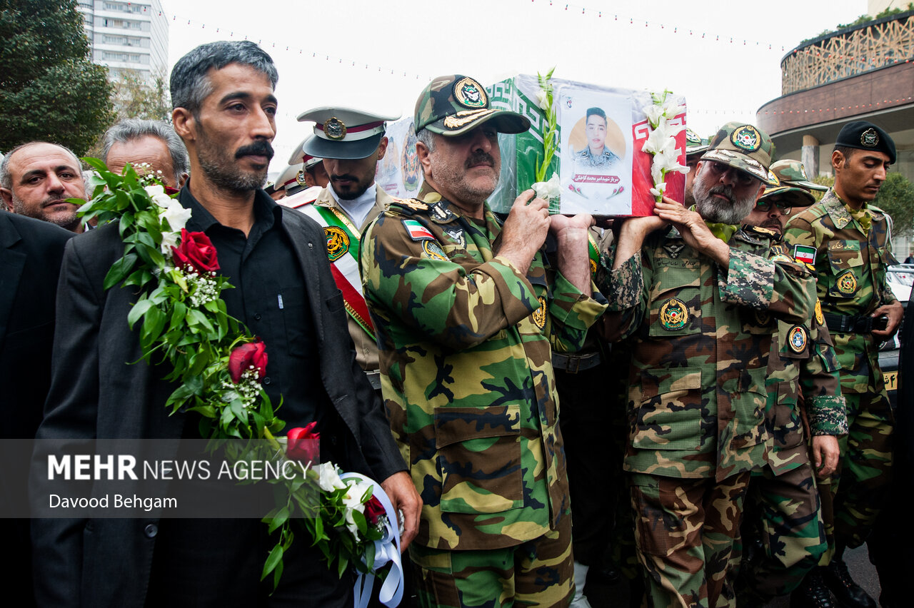 پیکر سرباز وظیفه «شهید امیرمحمد کاخکی» در مشهد تشییع شد