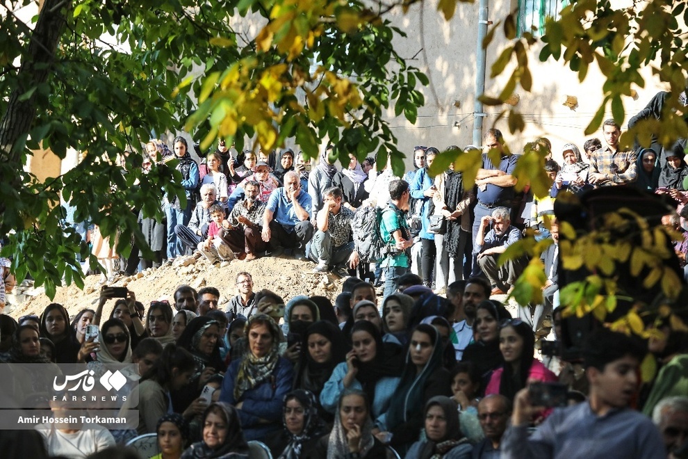 جشنواره آلو در روستای حیدره‌قاضی‌خان بهار