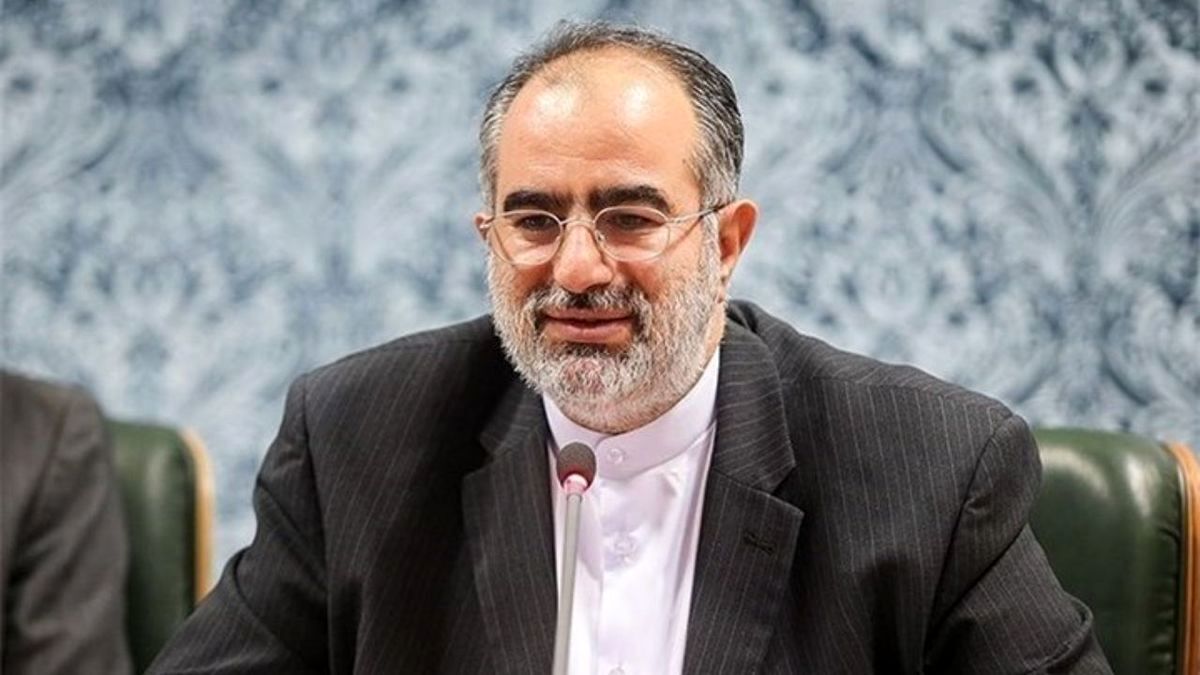 مشاور روحانی: عراقچی استاد بازی‌سازی است