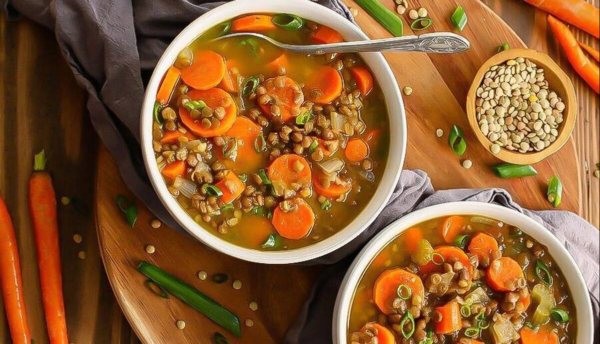 طرز تهیه سوپ عدس و هویج پاییزی