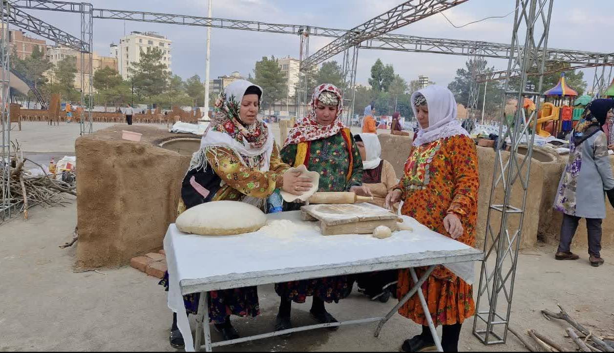 معرفی ۶ نان بومی قزوین در دومین نمایشگاه ملی