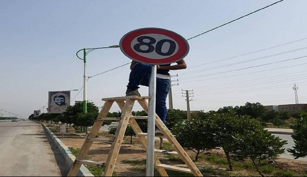 سرقت تابلوهای ترافیکی توسط سارقان!