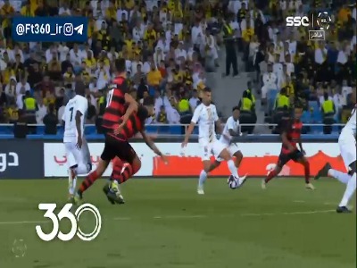 اخراج الصحفی در دقیقه 28؛ الاتحاد 0-0 الریاض