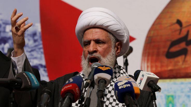 عکس/ تصاویری از پرچم دار جدید حزب‌الله «شیخ نعیم قاسم»