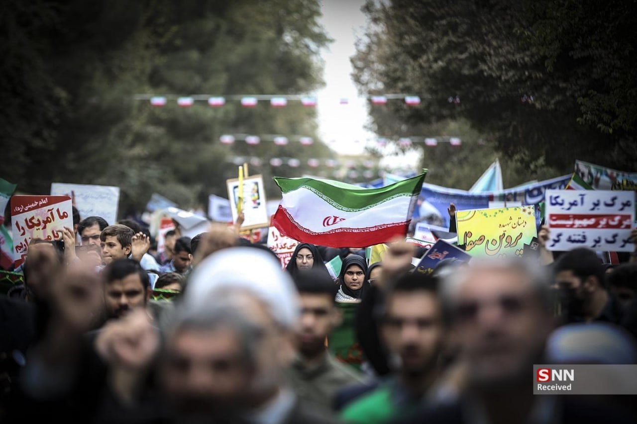 راهپیمایی پرشور ۱۳ آبان در کاشان