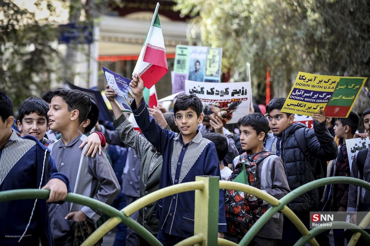 راهپیمایی پرشور ۱۳ آبان در کاشان