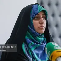 بهروز آذر: کمرنگ شدن ارزش‌ها پایه‌های خانواده را متزلزل می‌کند