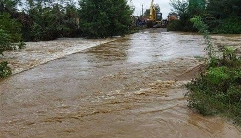 بارندگی شدید، راه 50 روستای الیگودرز را مسدود کرد