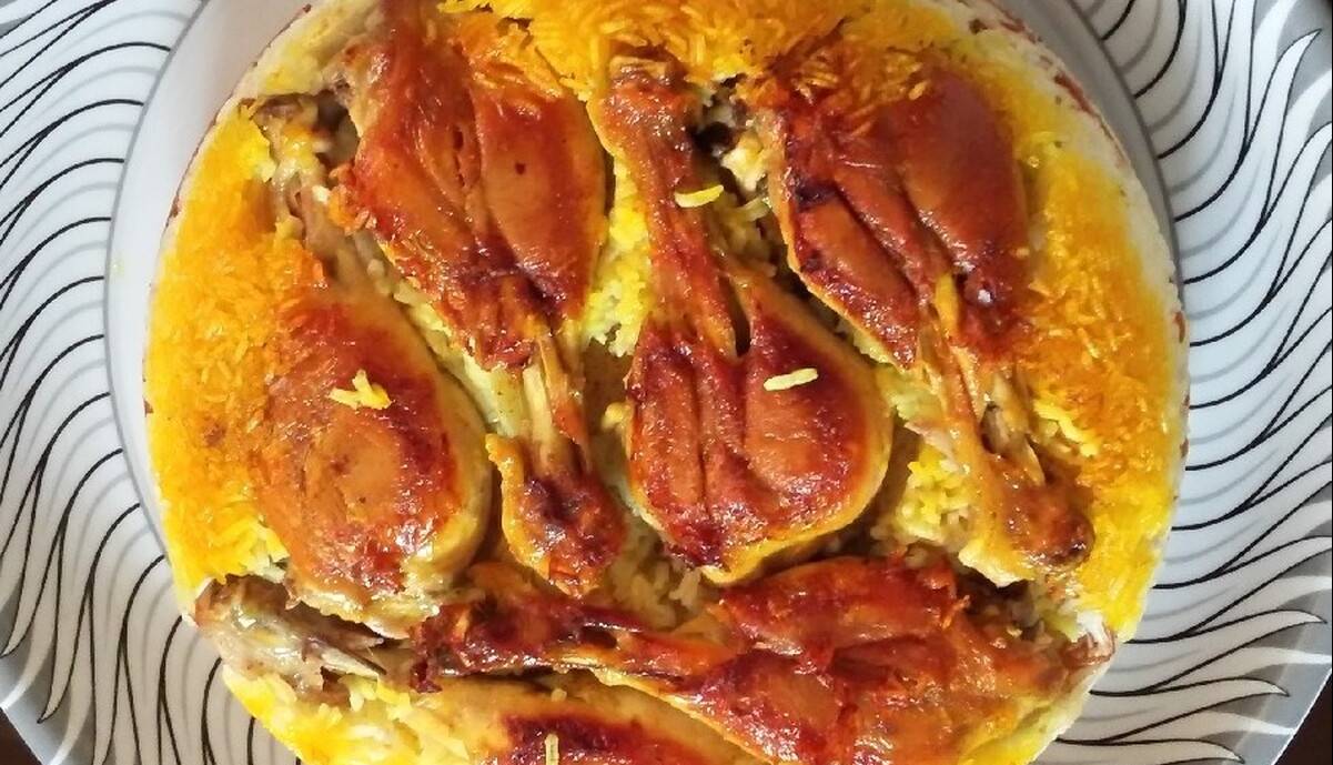 طرز تهیه باسترما پلو با ران مرغ؛ یک غذای اعیانی